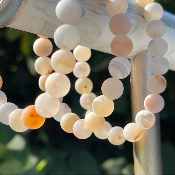 8mm White Druzy Frosted Quartz Chakra Stretch Bracelet - Picture 3 of 5
